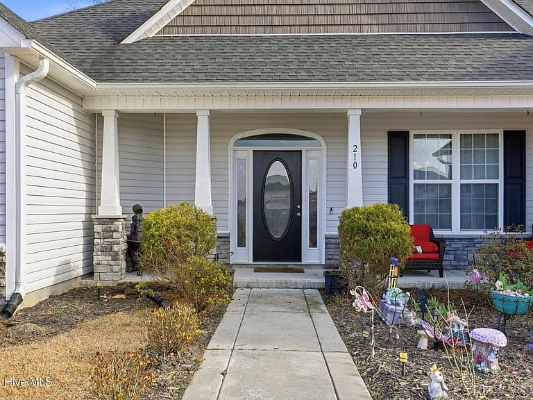 Listing photo 4