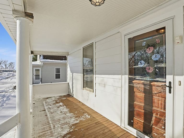 Listing photo 2