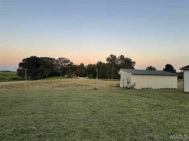 Listing photo 5