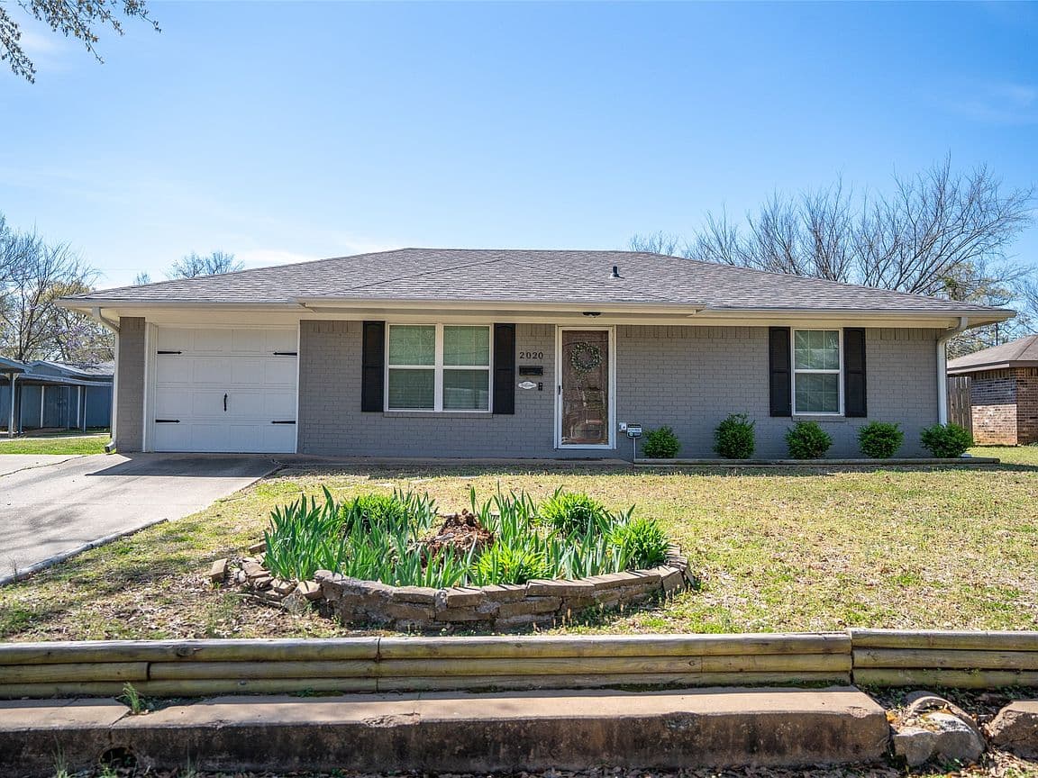 Primary listing photo