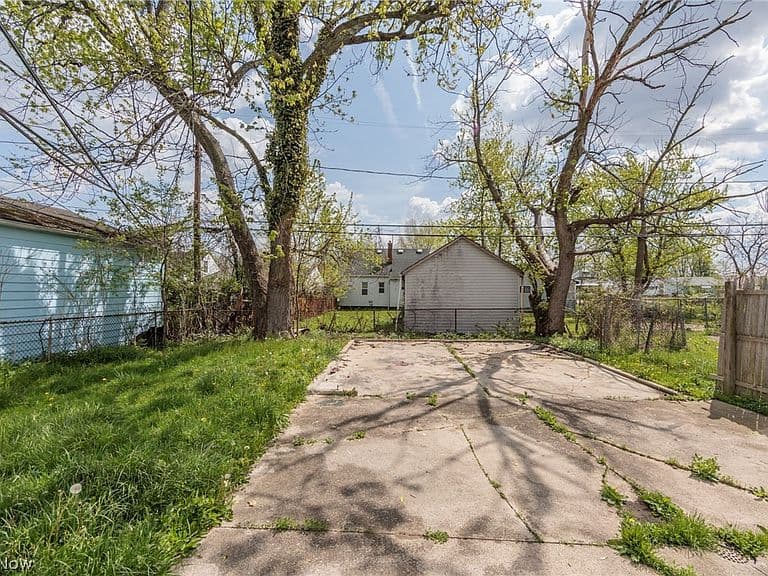 Listing photo 5