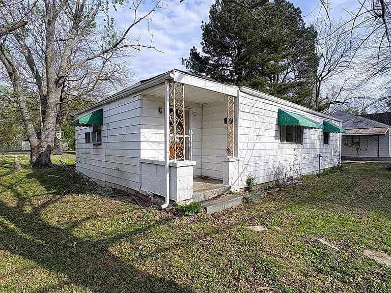 Listing photo 2