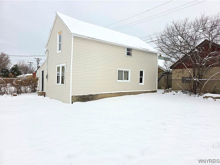 Listing photo 3