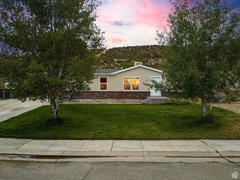 Listing photo 3