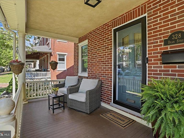 Listing photo 4