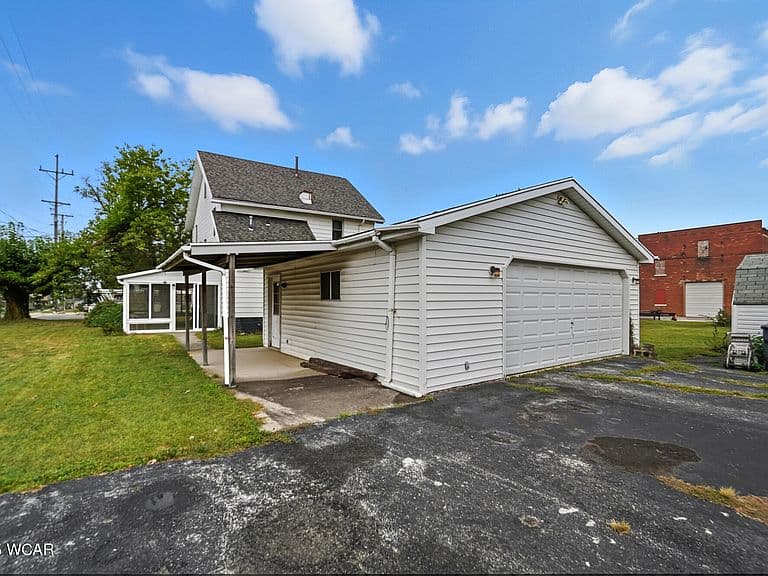 Listing photo 3