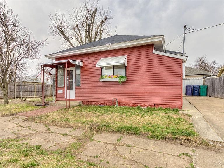 Listing photo 3