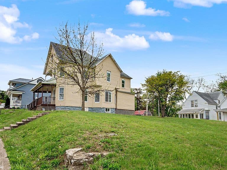 Listing photo 5