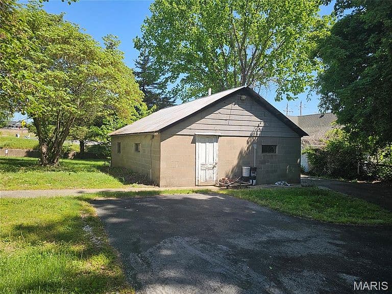 Listing photo 5