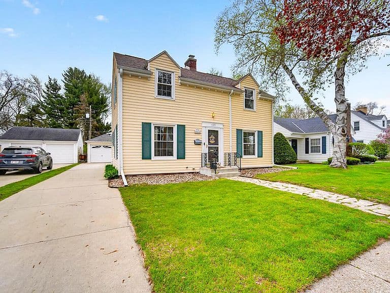 Listing photo 3