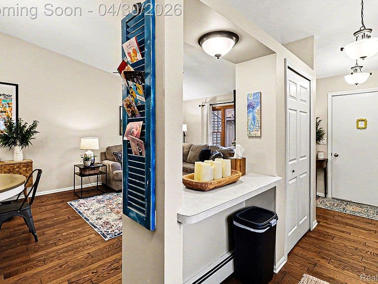 Listing photo 5