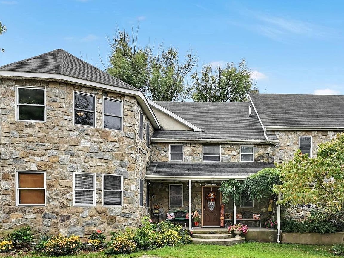 Primary listing photo