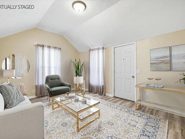 Listing photo 5