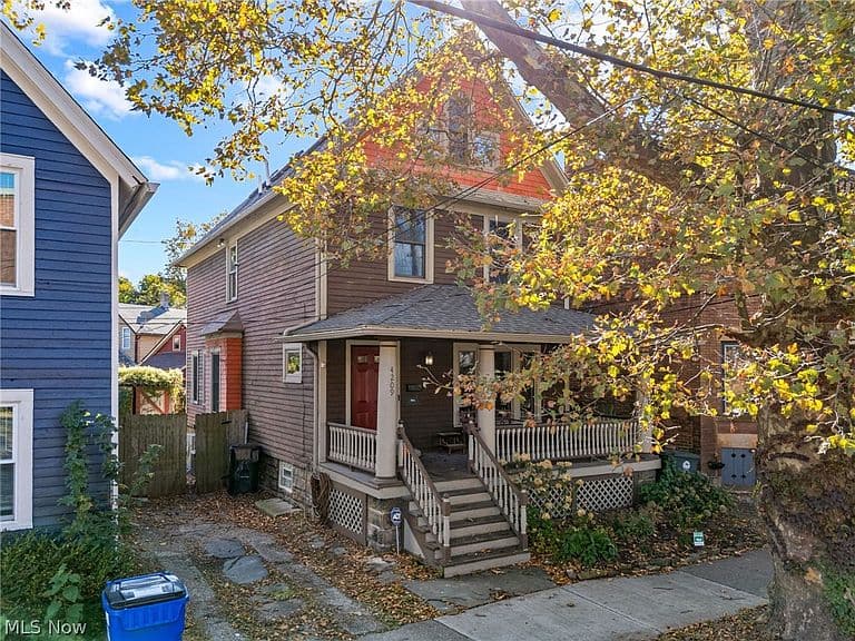 Listing photo 3