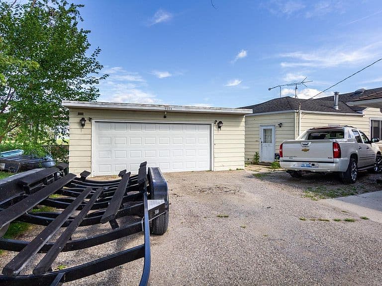 Listing photo 4