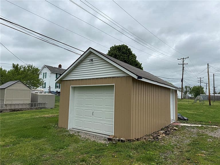 Listing photo 4