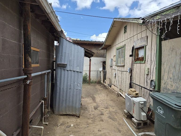 Listing photo 4