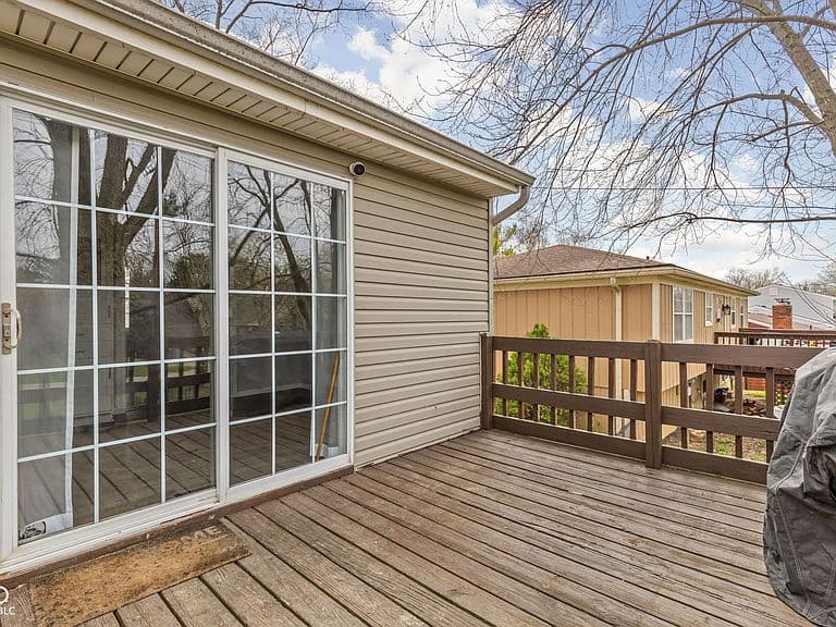 Listing photo 5