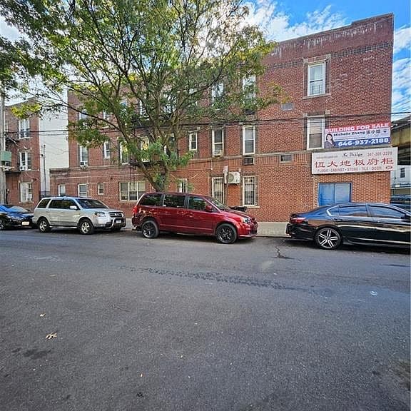 Listing photo 3