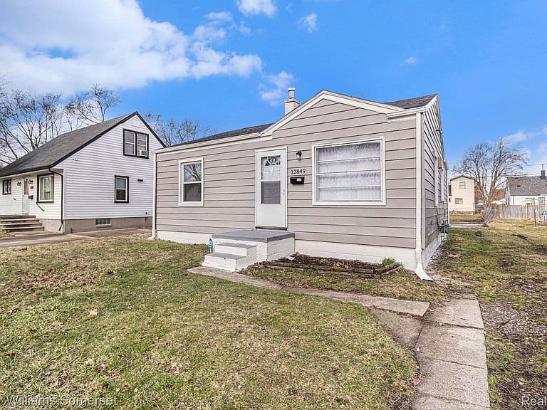 Listing photo 2