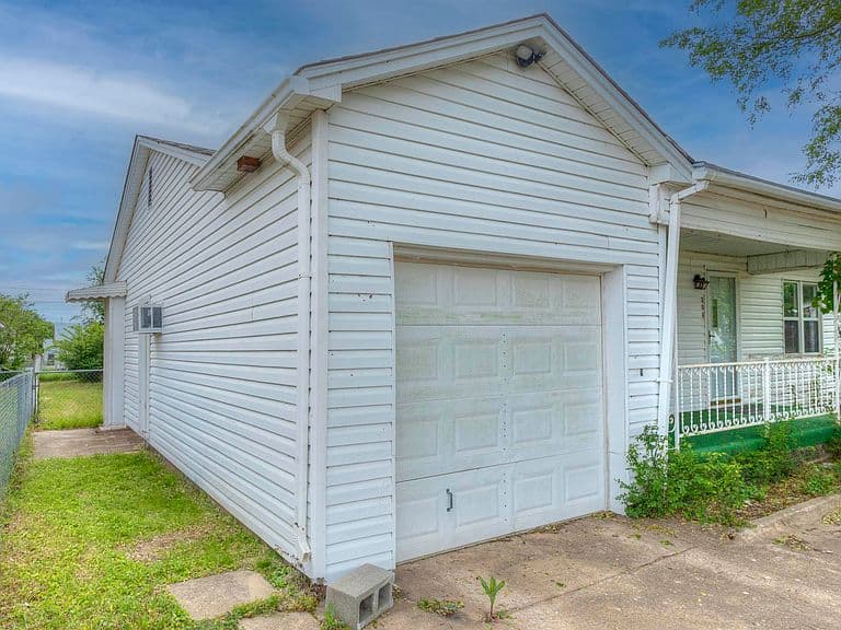 Listing photo 5