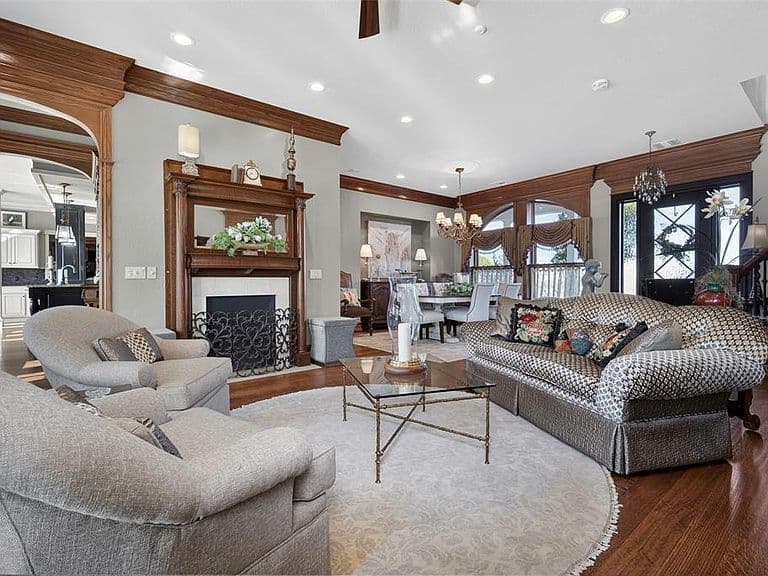 Listing photo 5