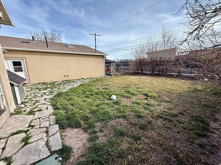 Listing photo 4