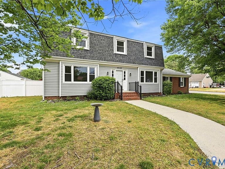 Listing photo 3