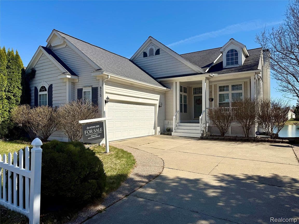 Primary listing photo