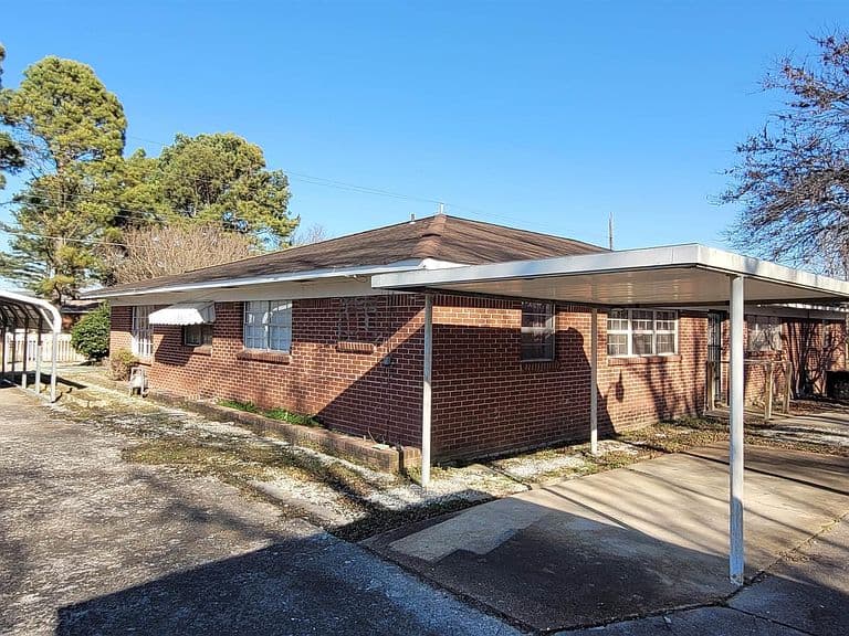 Listing photo 3