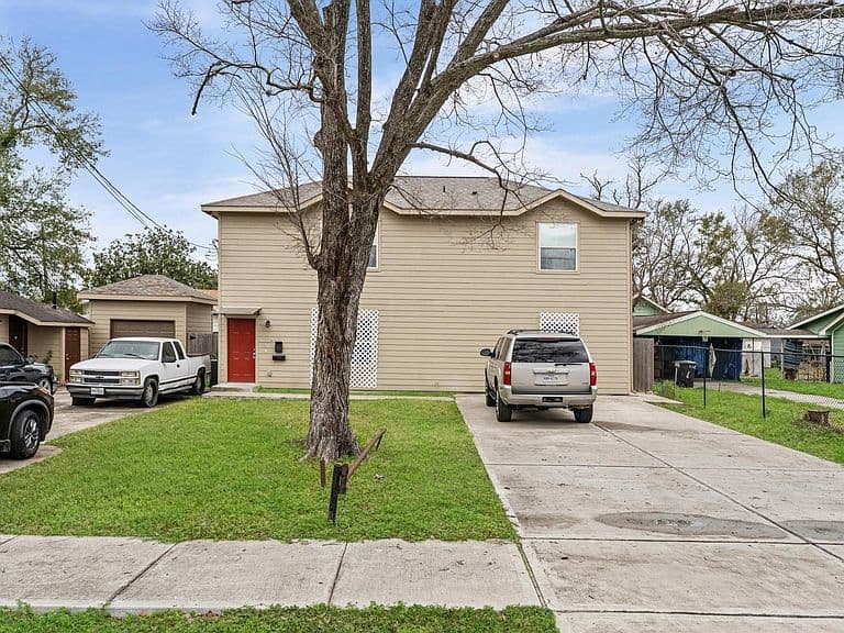Listing photo 5