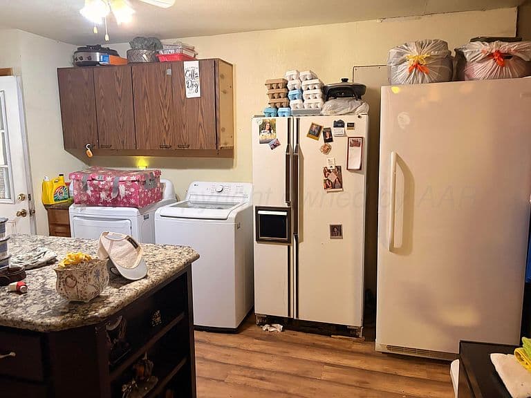 Listing photo 5