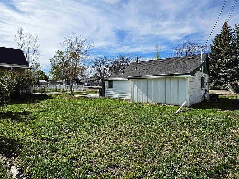 Listing photo 5