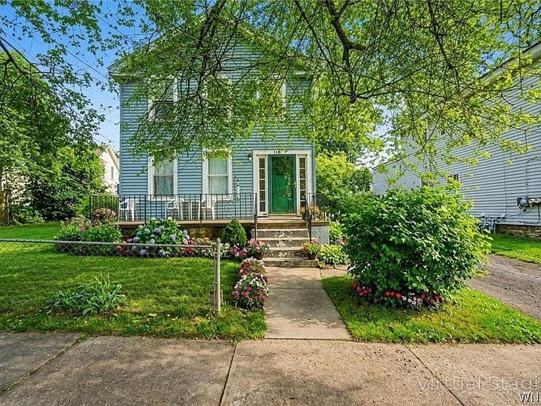 Listing photo 2