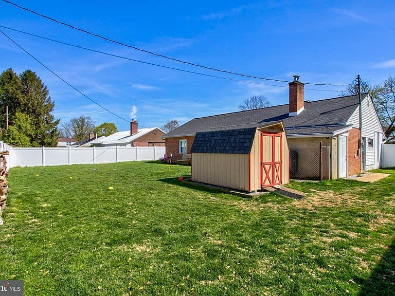 Listing photo 4