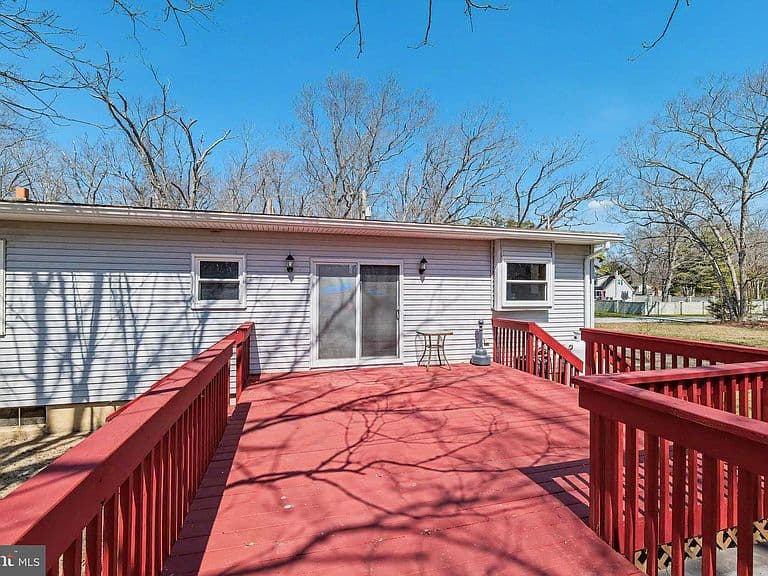 Listing photo 5