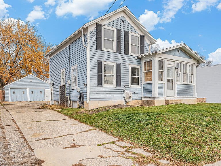 Listing photo 3