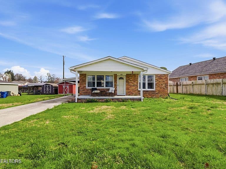 Listing photo 4