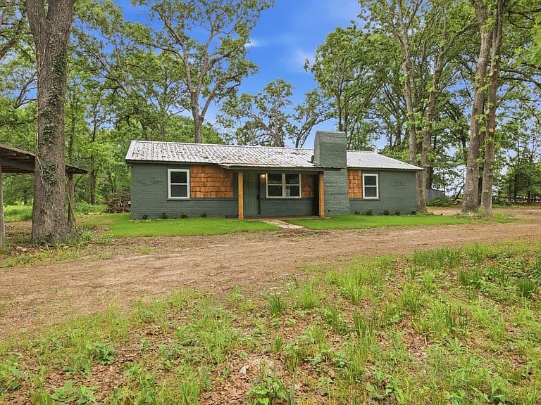 Listing photo 3