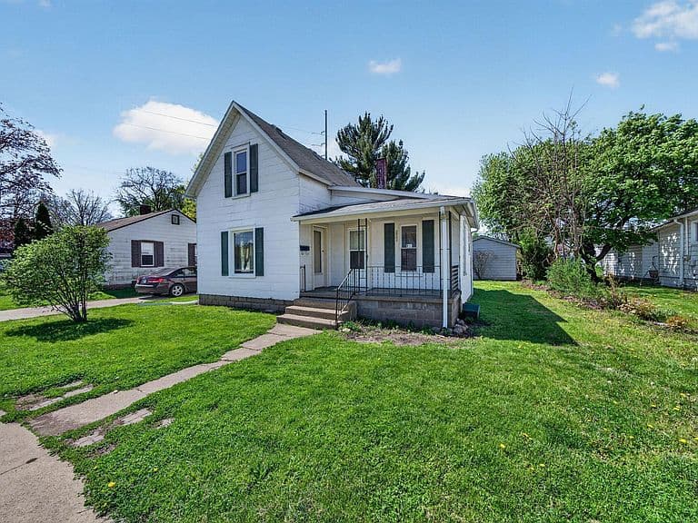 Listing photo 2