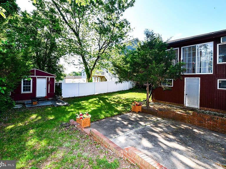 Listing photo 5
