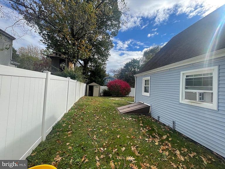 Listing photo 5