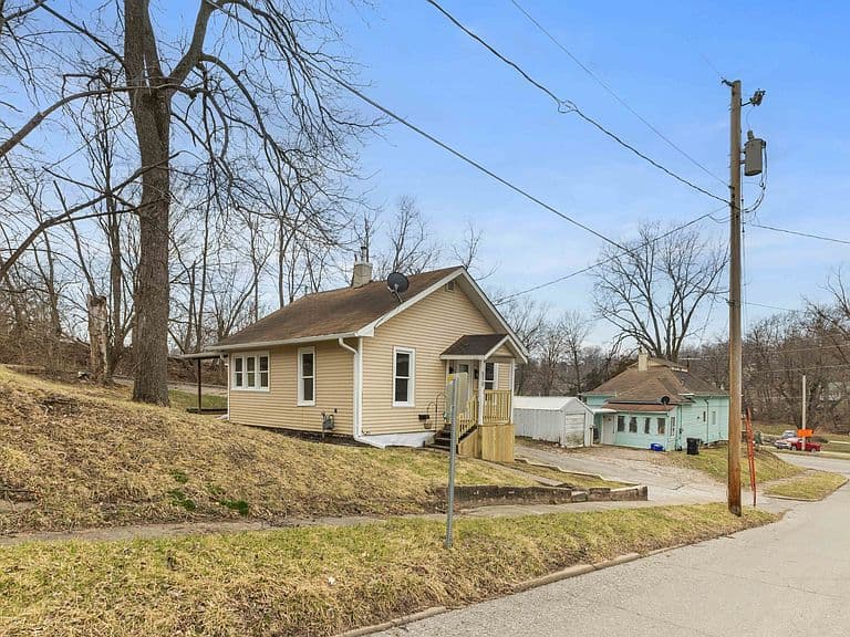 Listing photo 3
