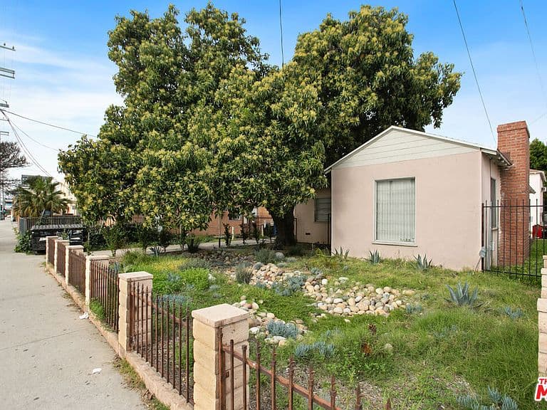 Listing photo 5