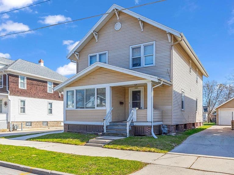 Listing photo 2