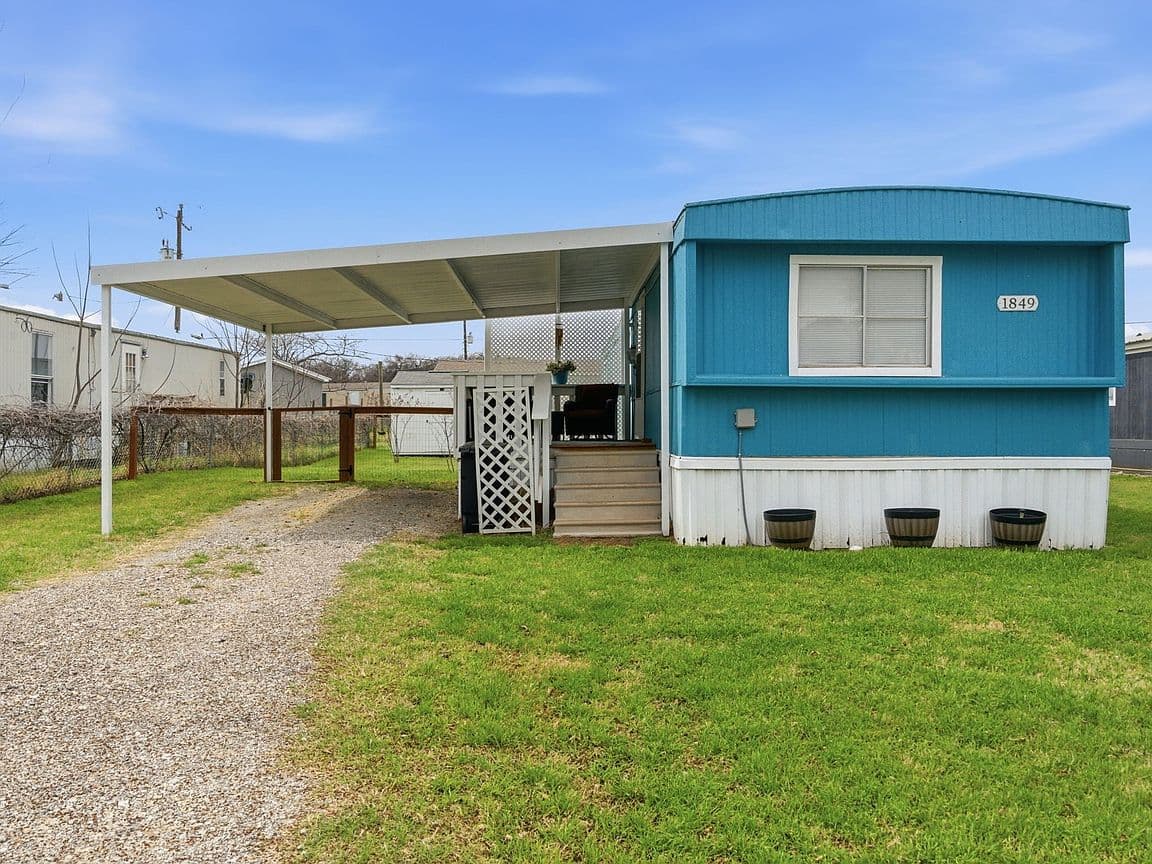Primary listing photo