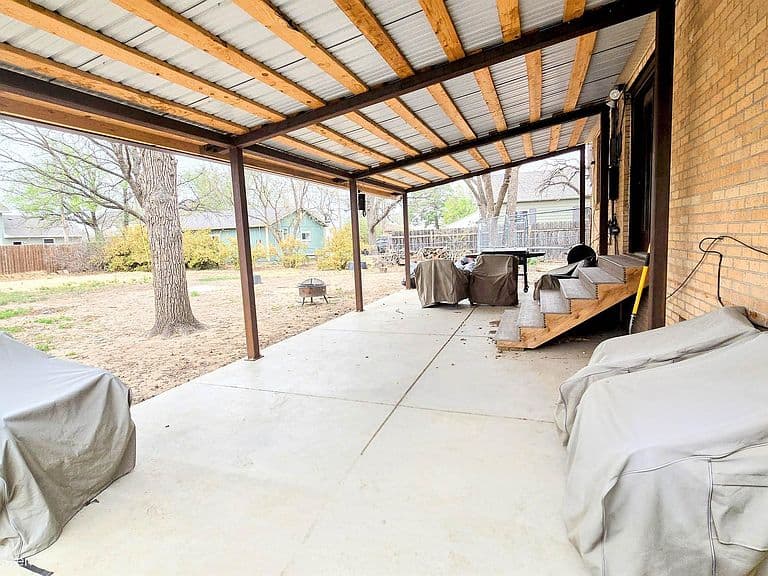 Listing photo 3
