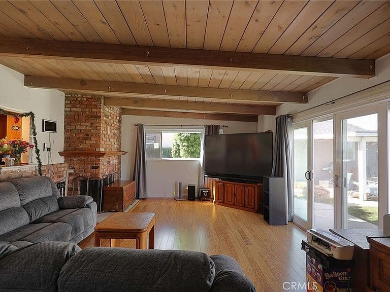 Listing photo 5