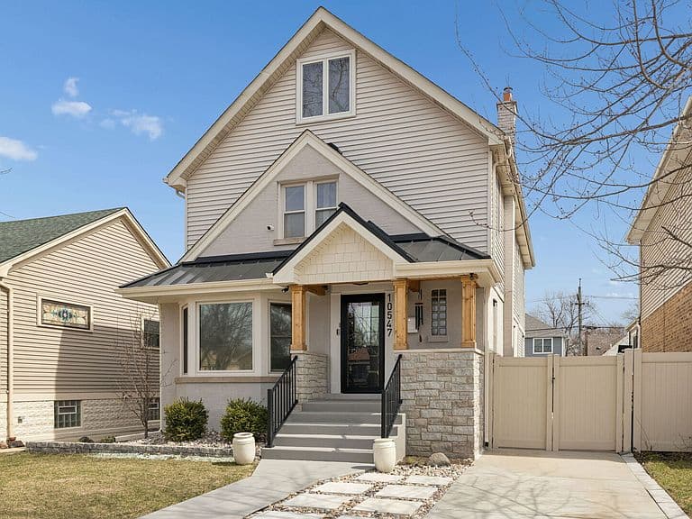 Listing photo 2