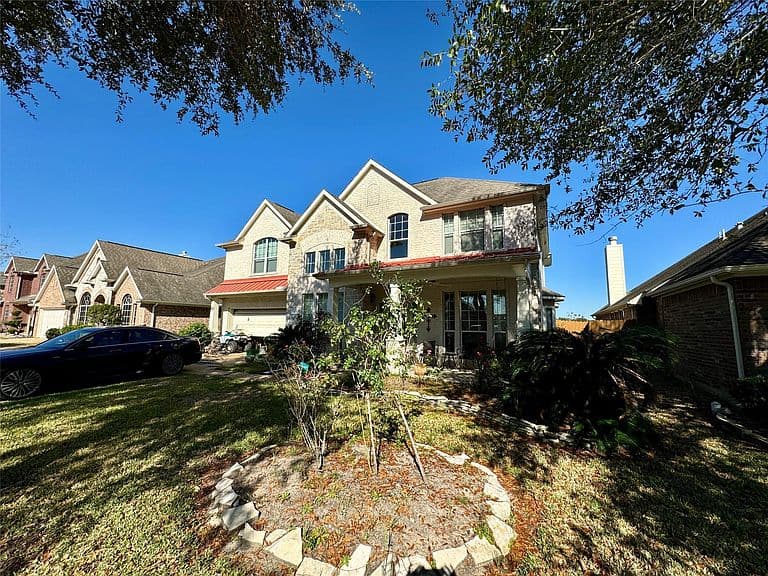 Listing photo 3